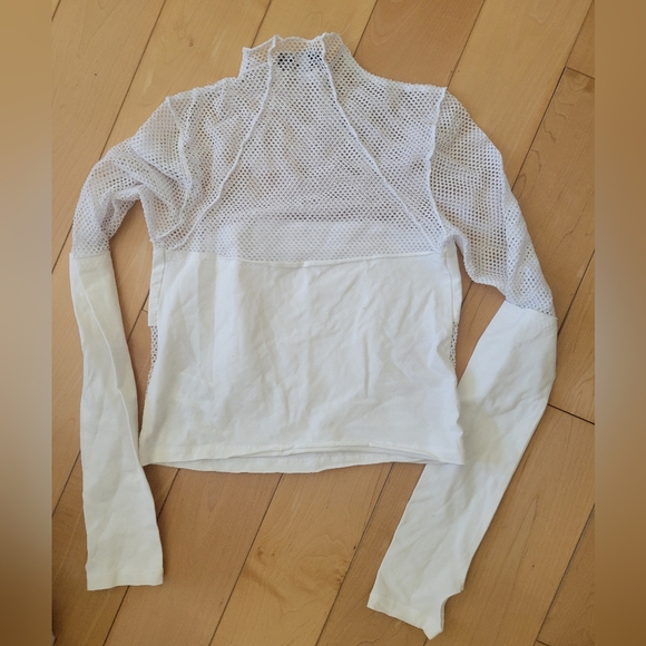 Urban Outfitters White Mesh Long Sleeve Top Mock Neck Size M - Picture 4 of 4